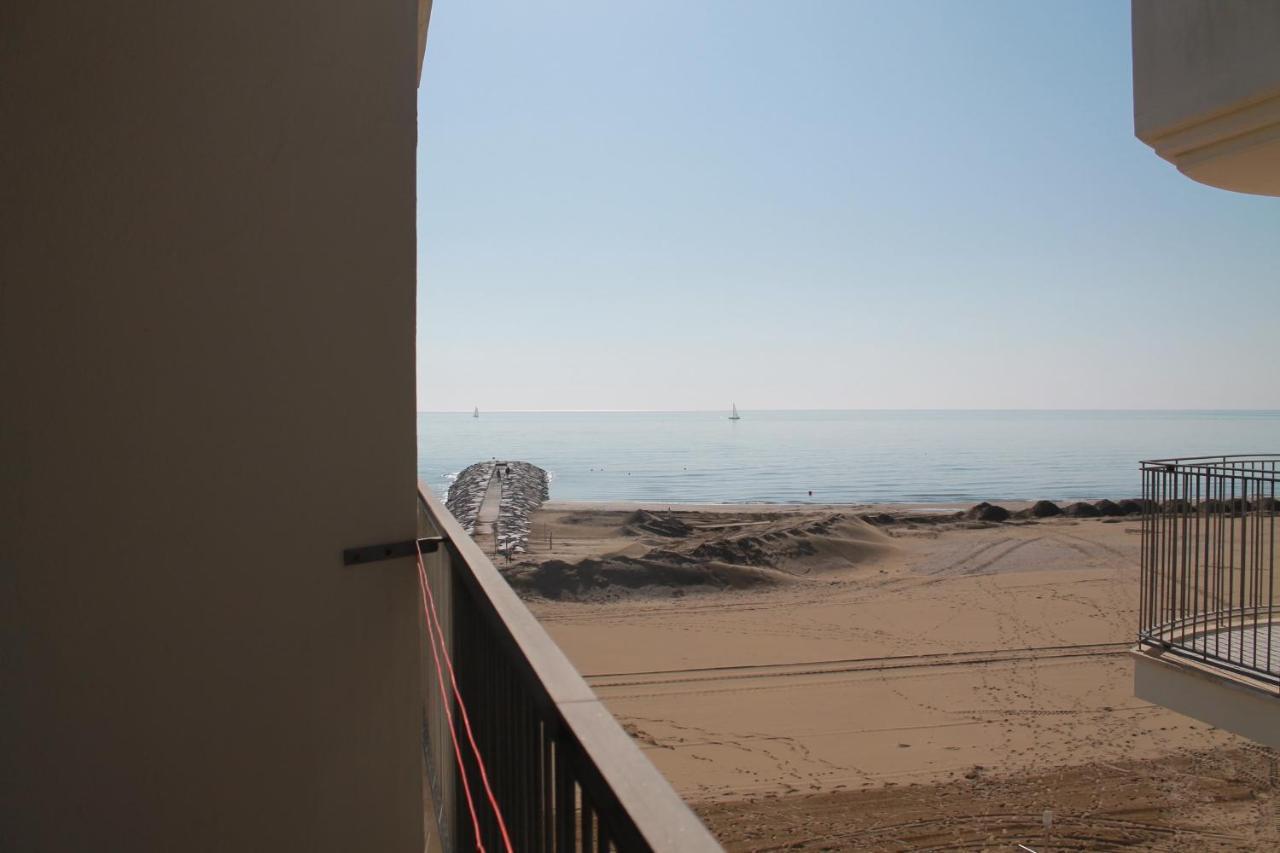 Hotel Vienna Caorle Dış mekan fotoğraf