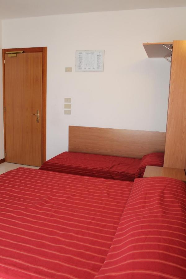 Hotel Vienna Caorle Dış mekan fotoğraf