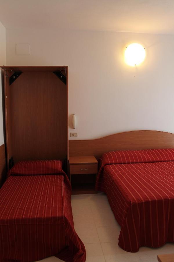 Hotel Vienna Caorle Dış mekan fotoğraf