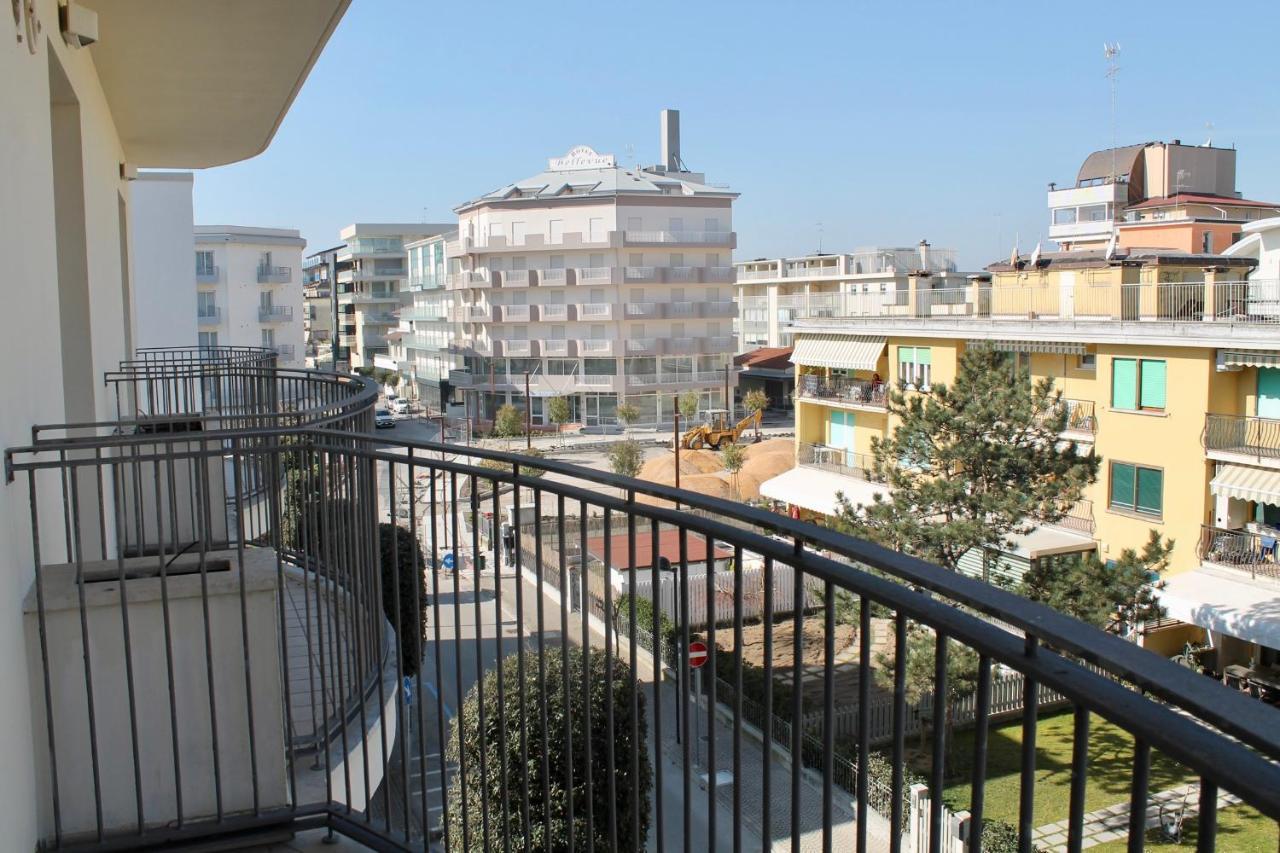 Hotel Vienna Caorle Dış mekan fotoğraf