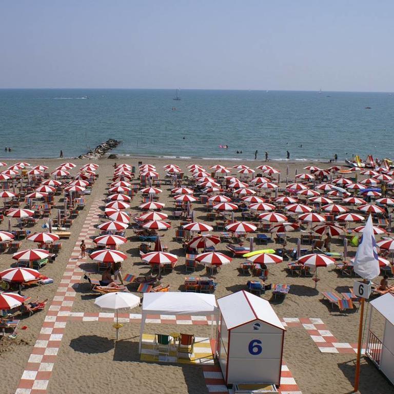 Hotel Vienna Caorle Dış mekan fotoğraf