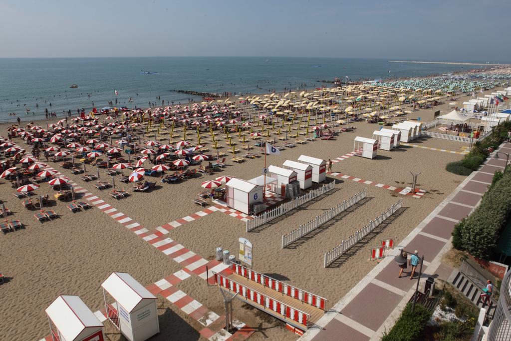 Hotel Vienna Caorle Dış mekan fotoğraf