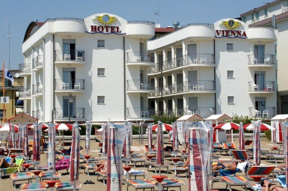 Hotel Vienna Caorle Dış mekan fotoğraf