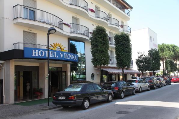 Hotel Vienna Caorle Dış mekan fotoğraf