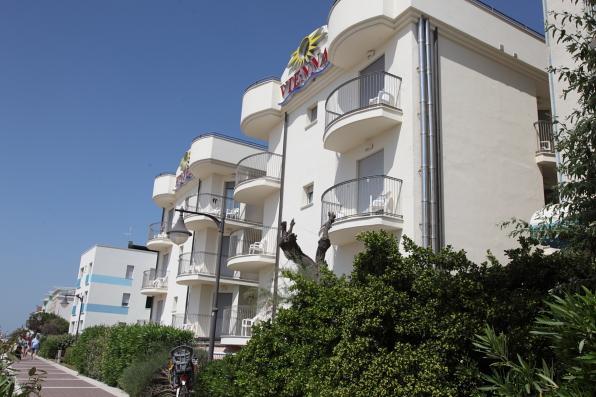 Hotel Vienna Caorle Dış mekan fotoğraf