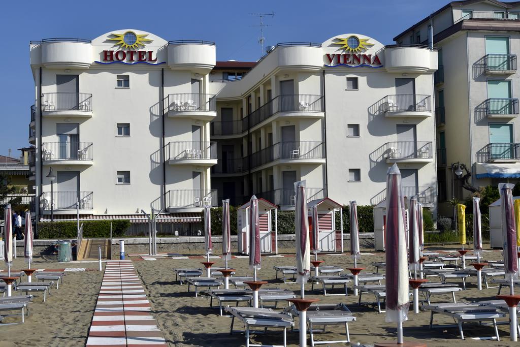 Hotel Vienna Caorle Dış mekan fotoğraf
