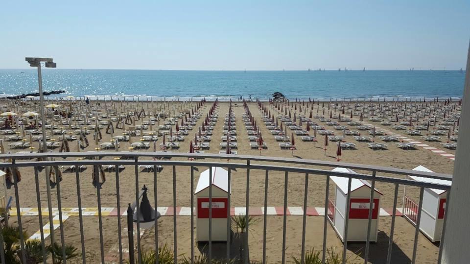 Hotel Vienna Caorle Dış mekan fotoğraf